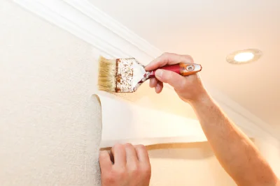 Pose de papier peint à Sasnières — revêtements muraux et toiles de verre